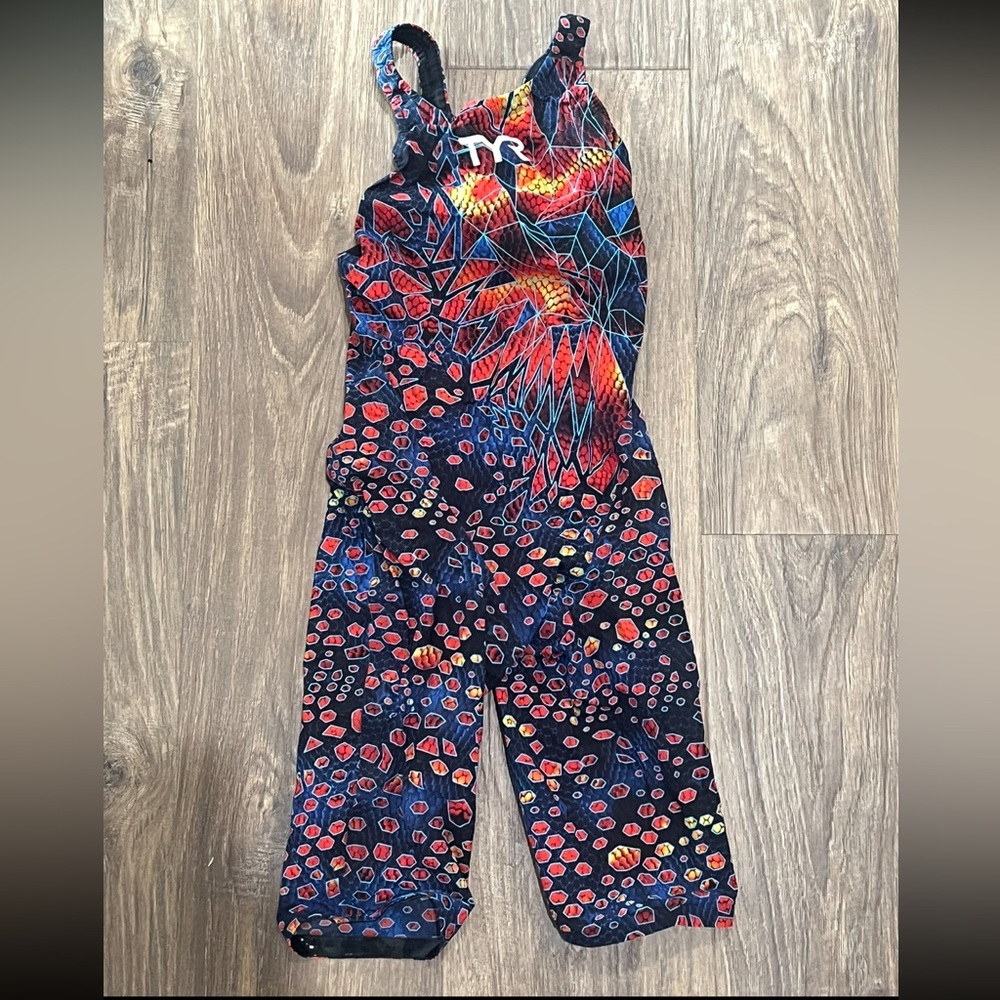 TYR Avictor Tech Suit